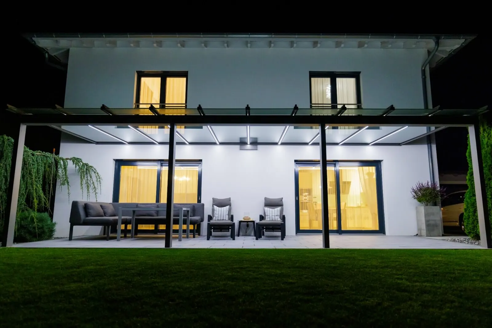 TERRASIGN Terrassendach bei Nacht